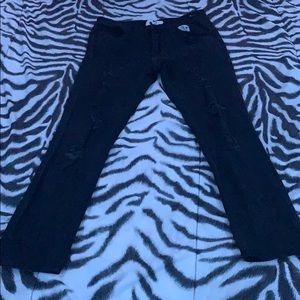 BLACK RIPPED Jeans